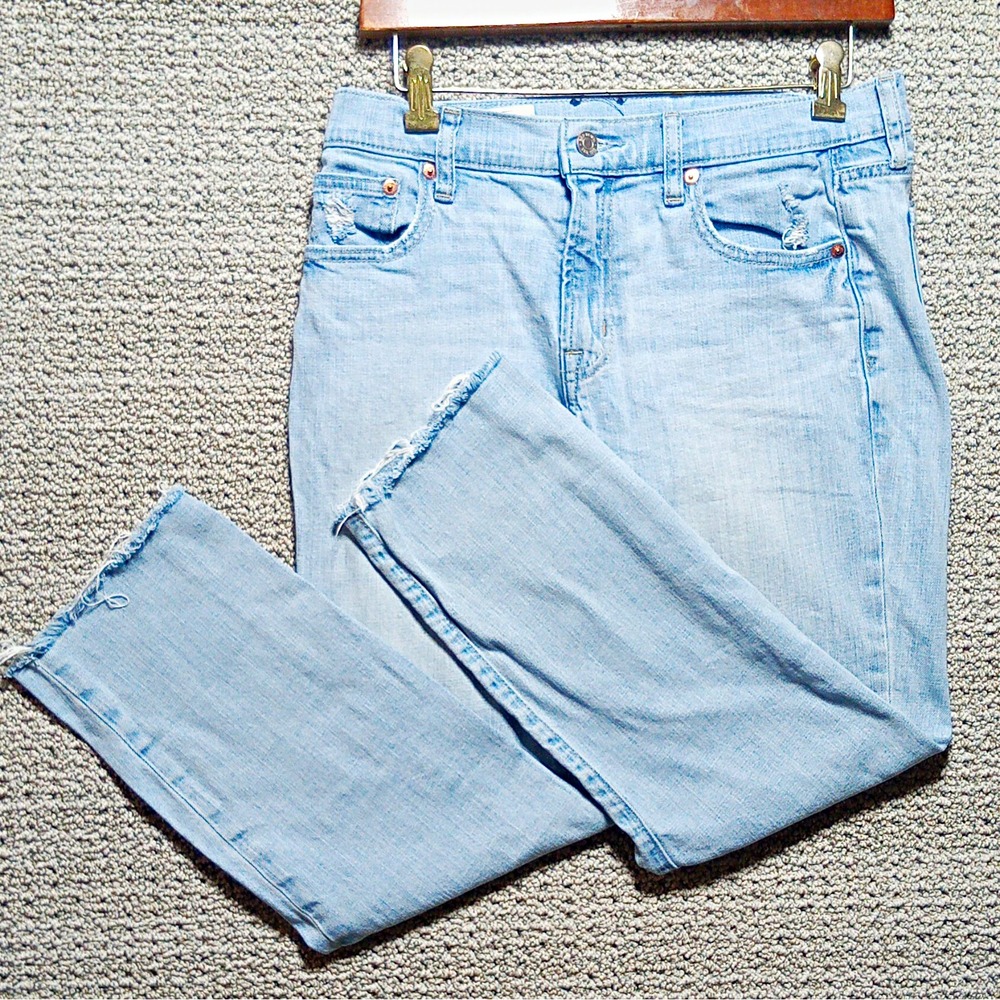 GAP Women's Light Blue Light Wash Mid Rise Girlfriend Jeans Distressed Frayed J8